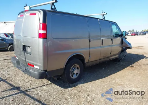 2008 Chevrolet Express Work Van z USA, uszkodzony, nr VIN 1GCGG25C981142474